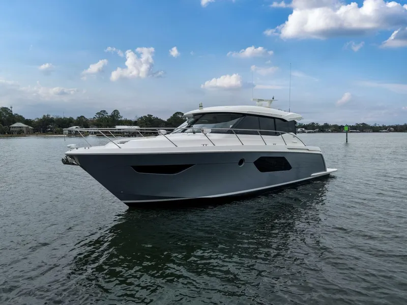 Slide: The Image of 2019 Tiara Yachts C49 Coupe Exterior Profiles (7) - 5883508