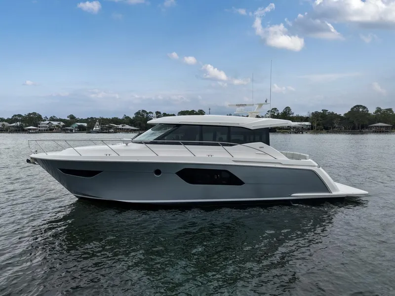 Slide: The Image of 2019 Tiara Yachts C49 Coupe Exterior Profiles (8) - 5883509