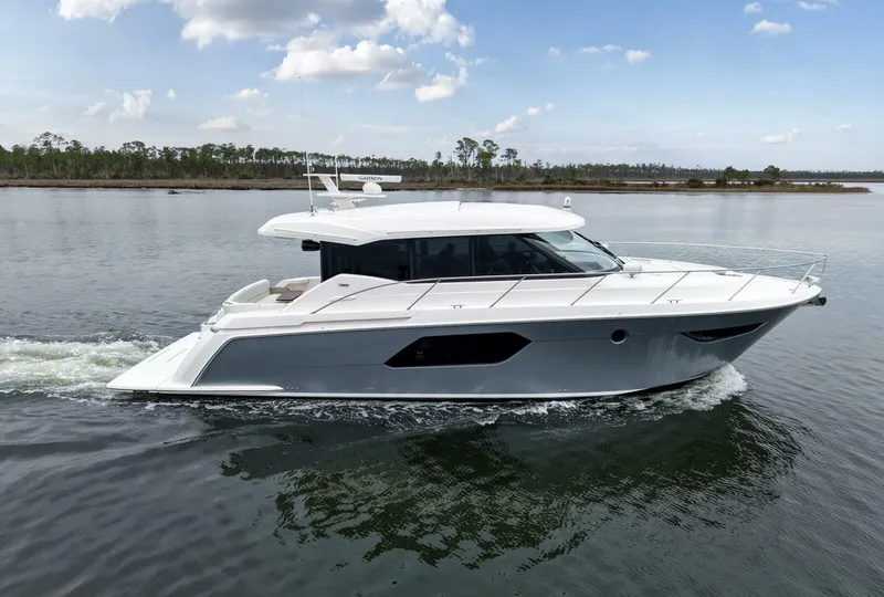 Slide: The Image of 2019 Tiara Yachts C49 Coupe Exterior Profiles - 5883518