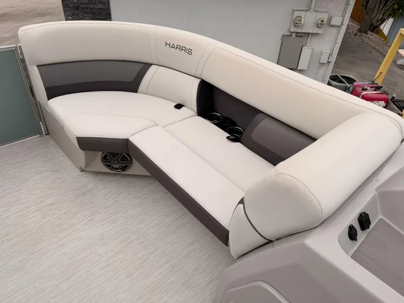 Slide: The Image of Harris 210 Cruiser 2023 - 5892095