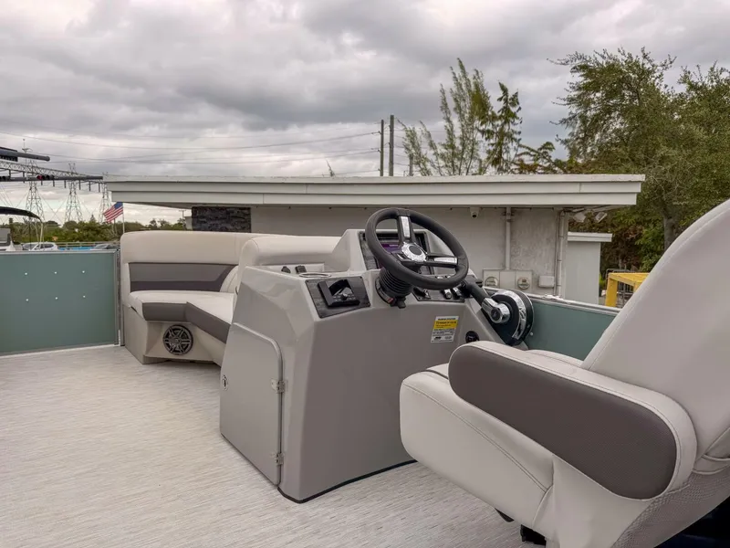 Slide: The Image of Harris 210 Cruiser 2023 - 5892103