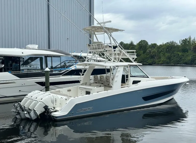 The Image of Boston Whaler 420 Outrage 2020 - 5883733