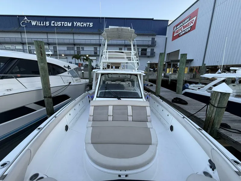 Slide: The Image of Boston Whaler 420 Outrage 2020 - 5884534