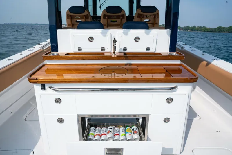 Slide: The Image of HCB 42 Lujo 2023 - 5971249