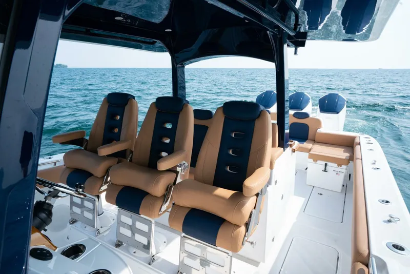 Slide: The Image of HCB 42 Lujo 2023 - 5971245