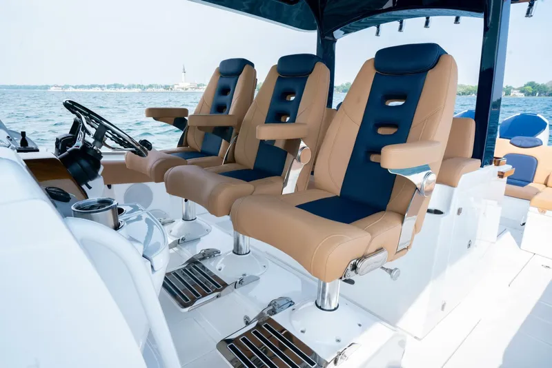 Slide: The Image of HCB 42 Lujo 2023 - 5971241