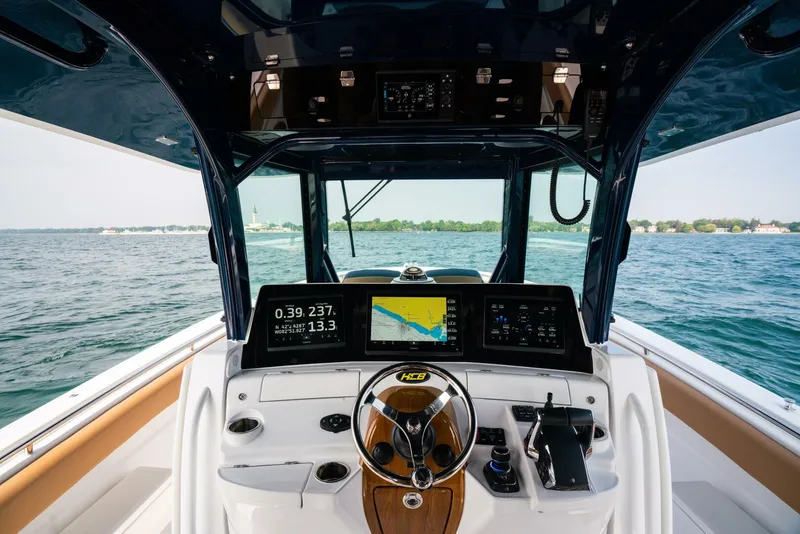 Slide: The Image of HCB 42 Lujo 2023 - 5971255