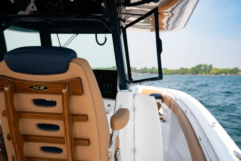 Slide: The Image of HCB 42 Lujo 2023 - 5971251