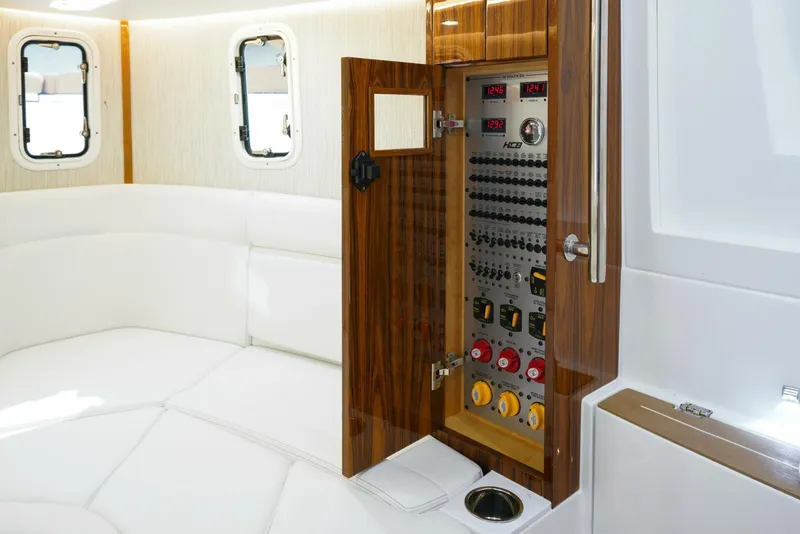 Slide: The Image of HCB 42 Lujo 2023 - 5971237