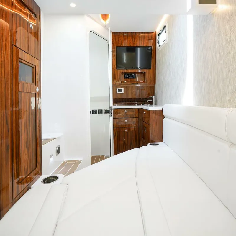 Slide: The Image of HCB 42 Lujo 2023 - 5971269