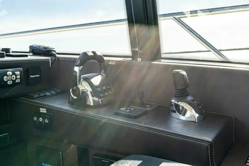 Slide: The Image of 2019 63 Prestige Flybridge - RT Time - Helm Throttle - 5883948