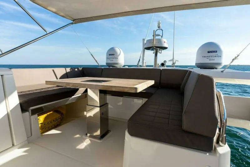 Slide: The Image of 2019 63 Prestige Flybridge - RT Time - Flybridge - 5883981