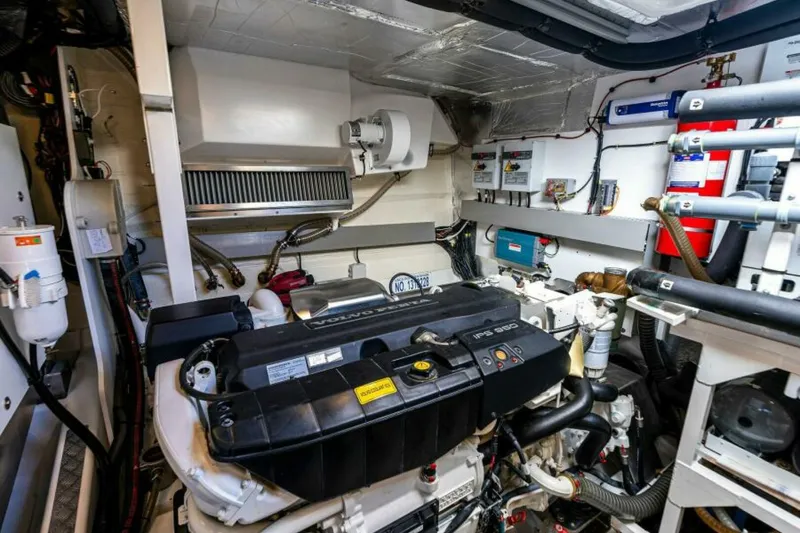 Slide: The Image of 2019 63 Prestige Flybridge - RT Time - Engine Room - 5884006