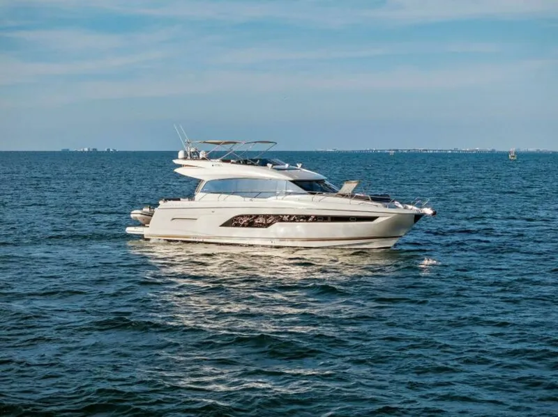 Slide: The Image of 2019 63 Prestige Flybridge - RT Time - Profile - 5884018