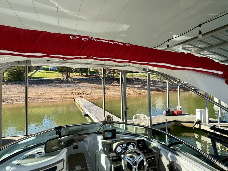 Slide: The Image of Crownline Boats Eclipse E4 2016 - 5974223