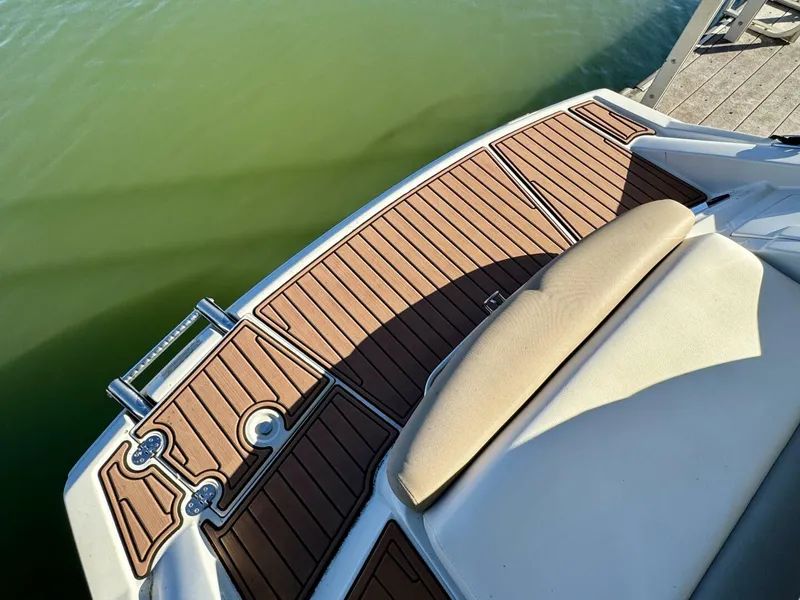Slide: The Image of Crownline Boats Eclipse E4 2016 - 5974227