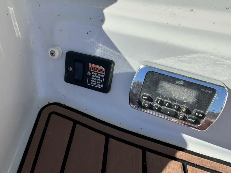 Slide: The Image of Crownline Boats Eclipse E4 2016 - 5974229