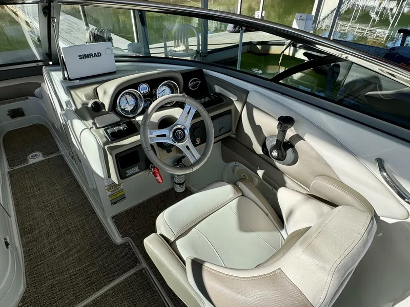 Slide: The Image of Crownline Boats Eclipse E4 2016 - 5974159