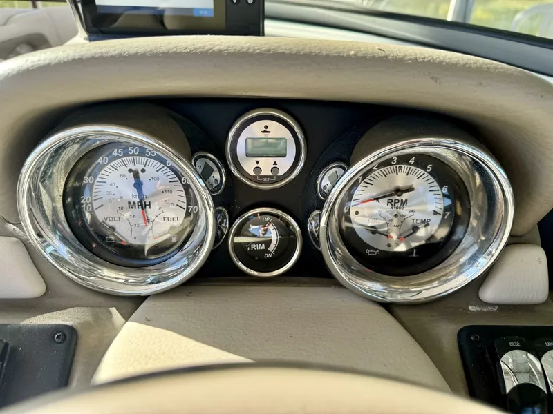 Slide: The Image of Crownline Boats Eclipse E4 2016 - 5974164