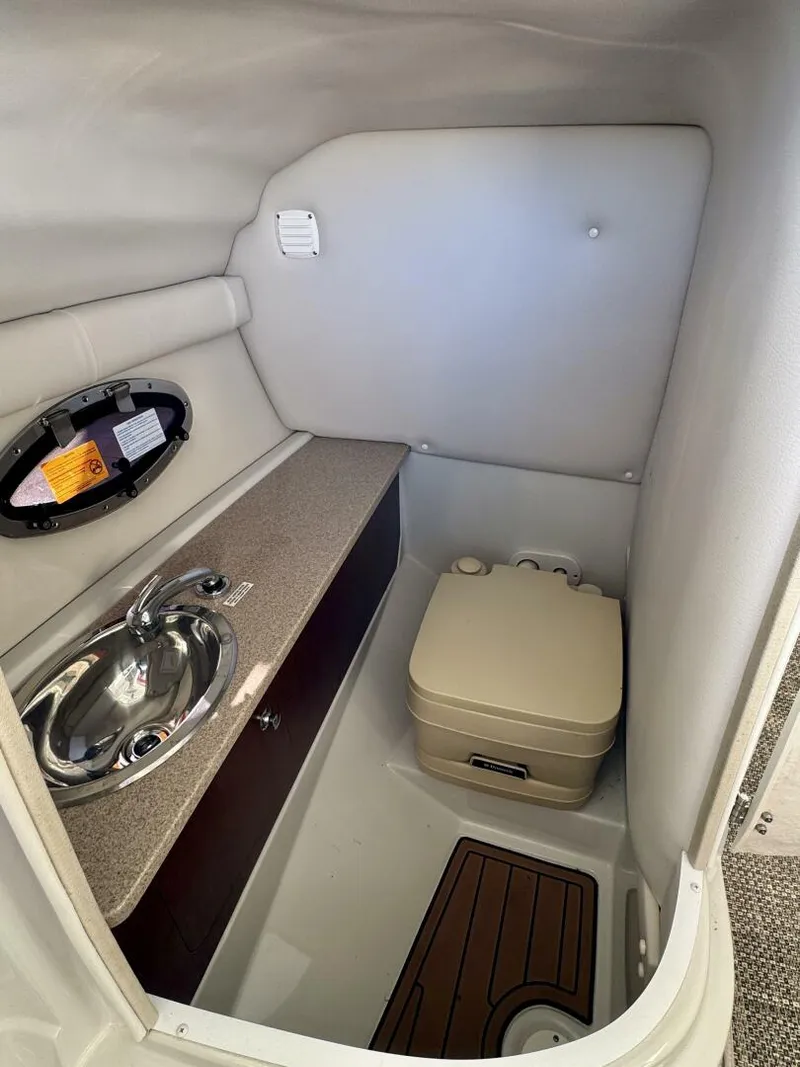 Slide: The Image of Crownline Boats Eclipse E4 2016 - 5974171