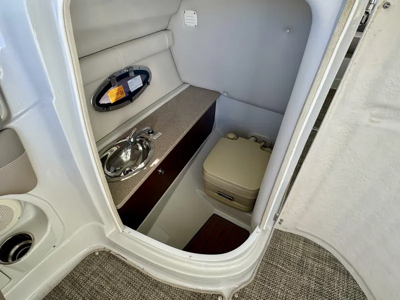 Slide: The Image of Crownline Boats Eclipse E4 2016 - 5974174