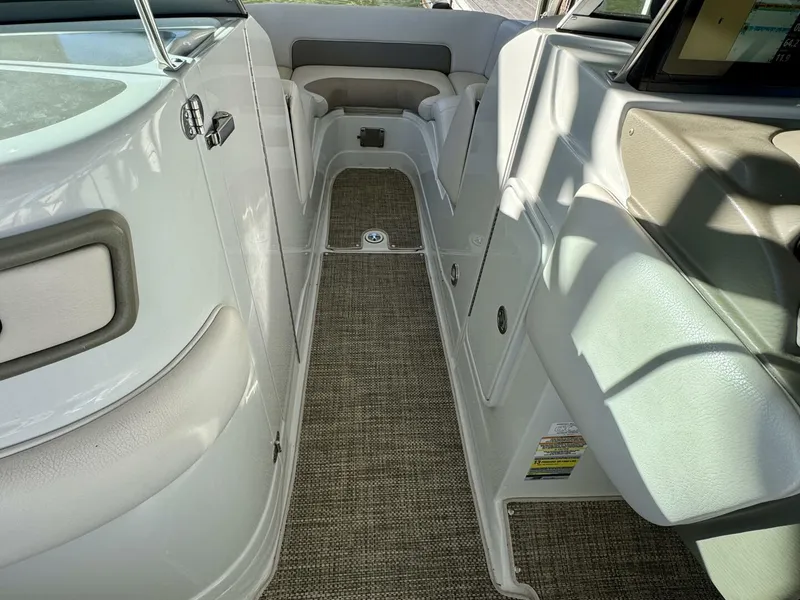 Slide: The Image of Crownline Boats Eclipse E4 2016 - 5974177