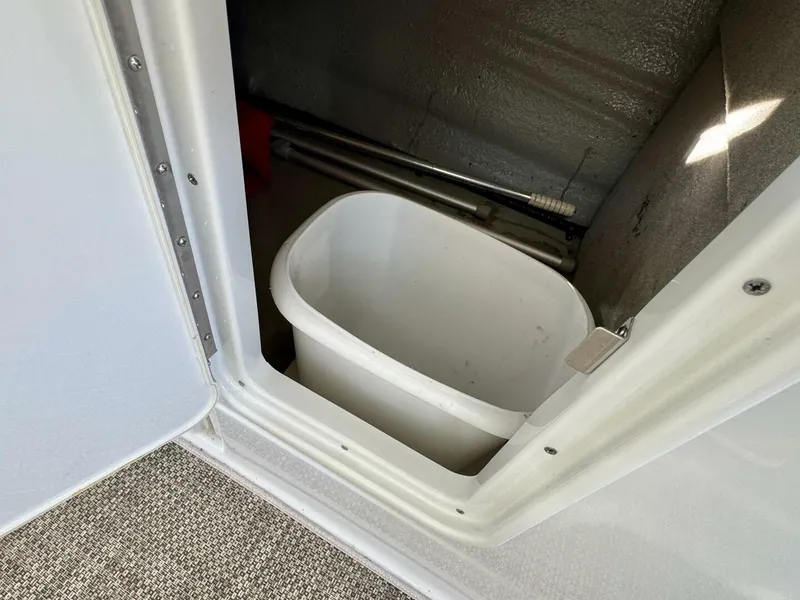 Slide: The Image of Crownline Boats Eclipse E4 2016 - 5974179