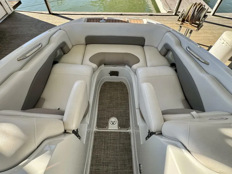 Slide: The Image of Crownline Boats Eclipse E4 2016 - 5974187