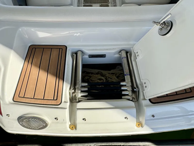 Slide: The Image of Crownline Boats Eclipse E4 2016 - 5974198