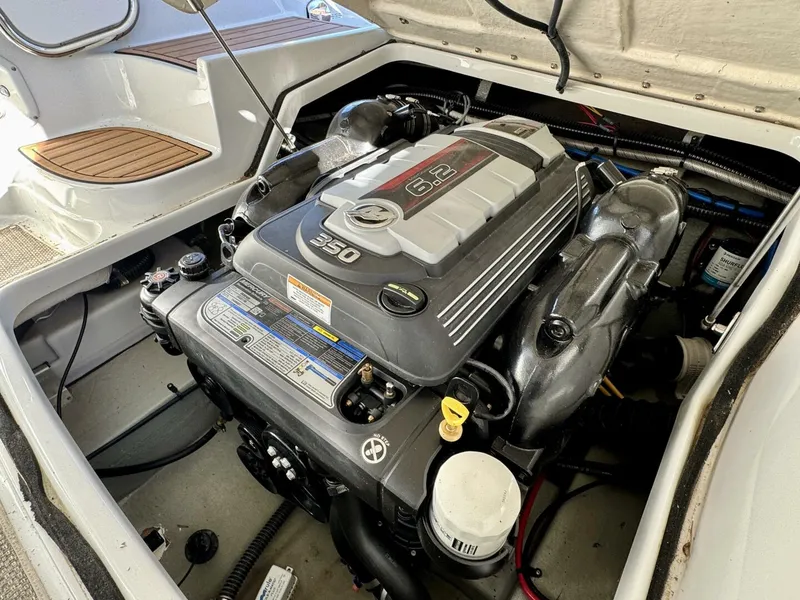 Slide: The Image of Crownline Boats Eclipse E4 2016 - 5974211