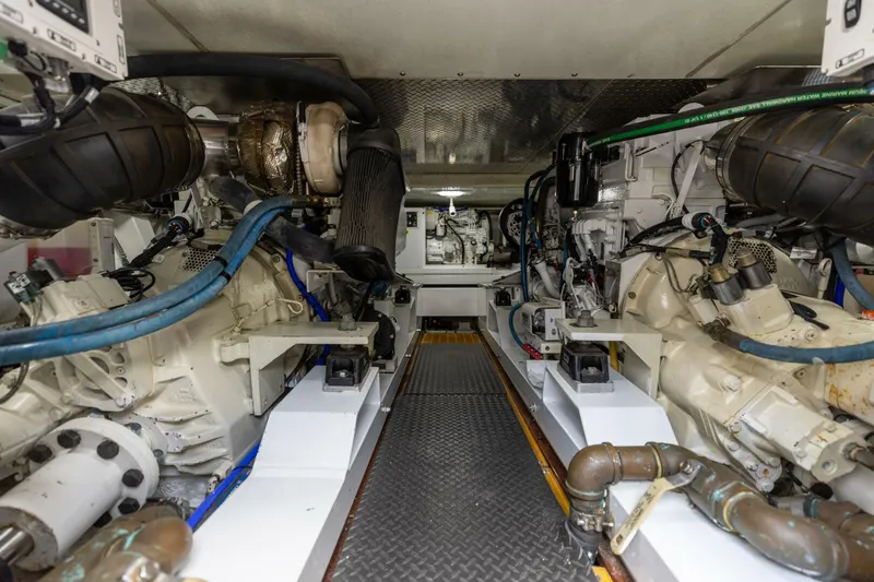 Slide: The Image of Custom Carolina 50 Convertible 2000 - 5884674