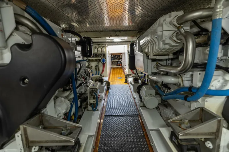 Slide: The Image of Custom Carolina 50 Convertible 2000 - 5884675