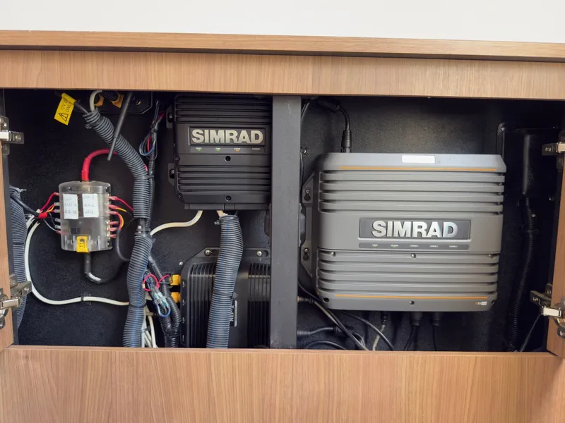 Slide: The Image of Boston Whaler 350 Outrage 2016 - 6036296