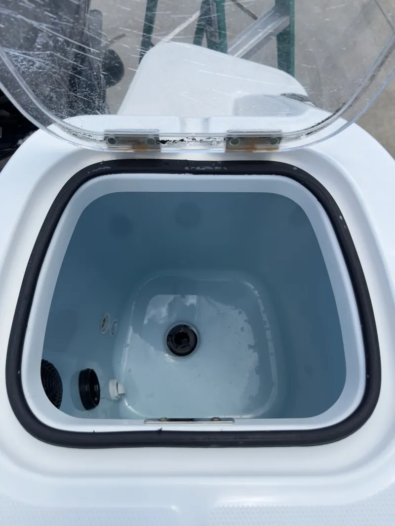 Slide: The Image of Boston Whaler 350 Outrage 2016 - 6036305