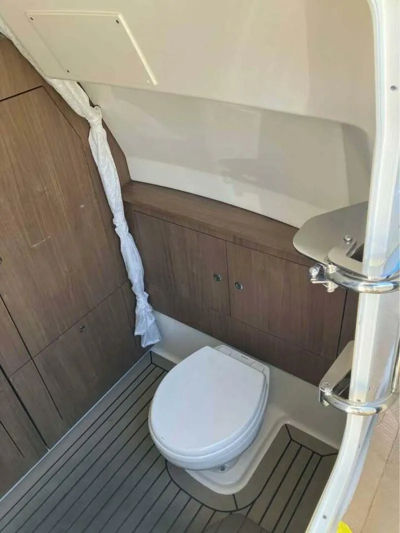 Slide: The Image of Boston Whaler 350 Outrage 2016 - 5884731