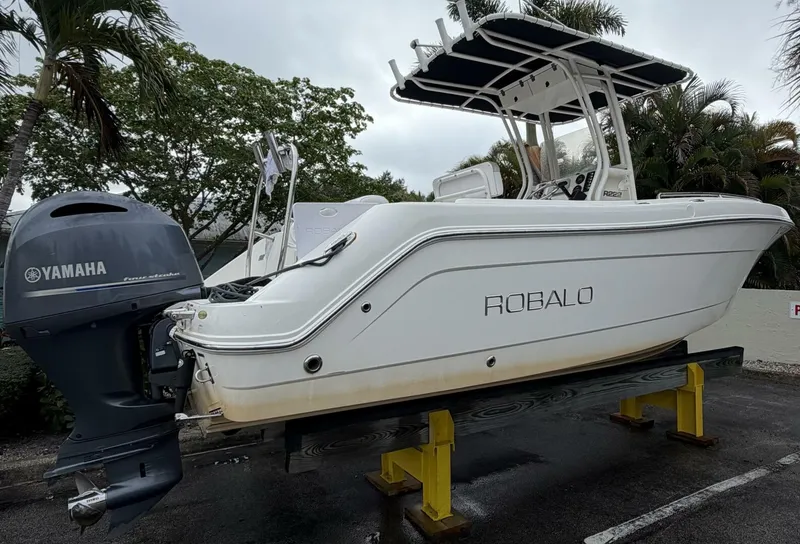 Slide: The Image of Robalo R222 2015 - 5885272