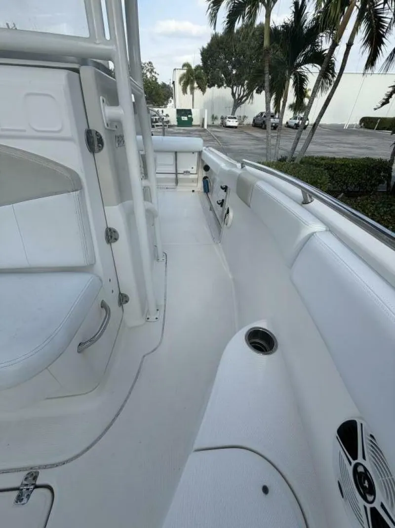 Slide: The Image of Robalo R222 2015 - 5885286