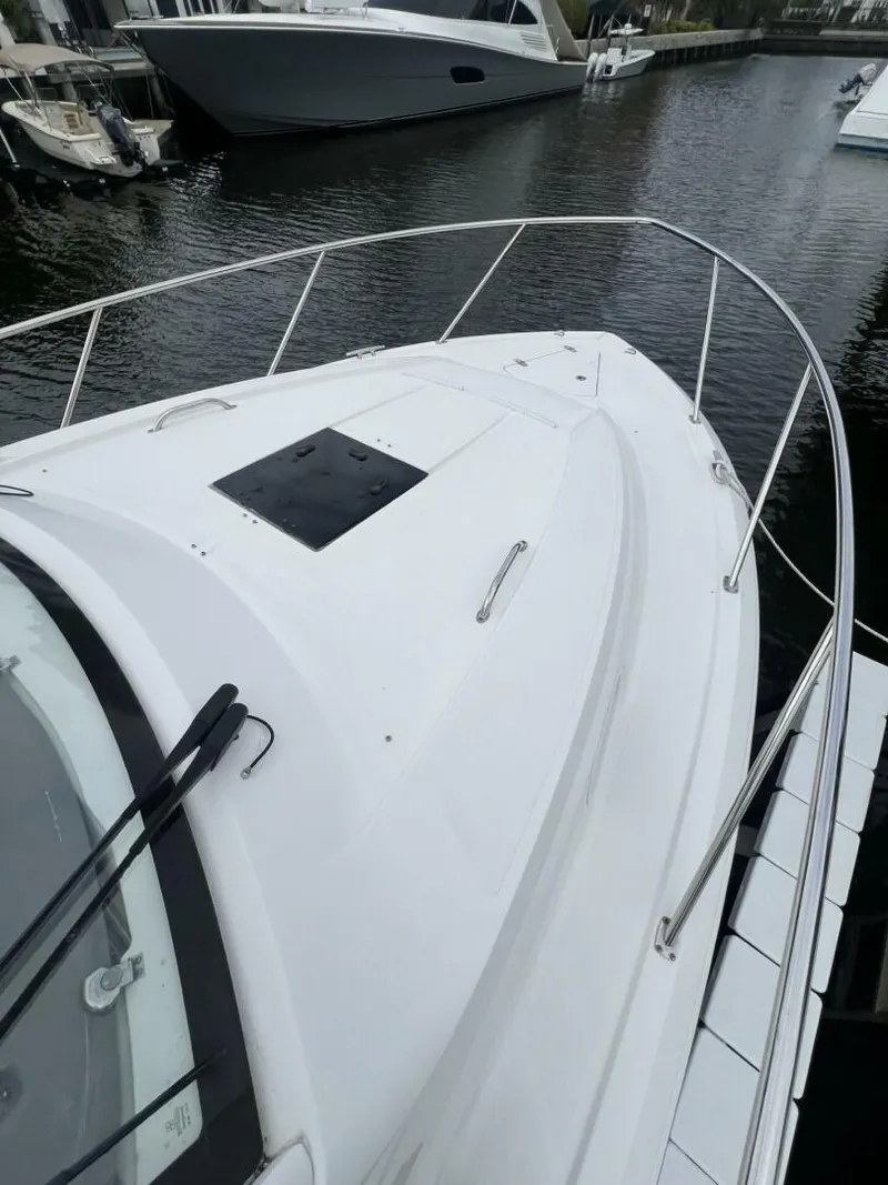 Slide: The Image of Pursuit 34 AUDACIOUS - Exterior 2020 Pursuit 34 AUDACIOUS - 5885301