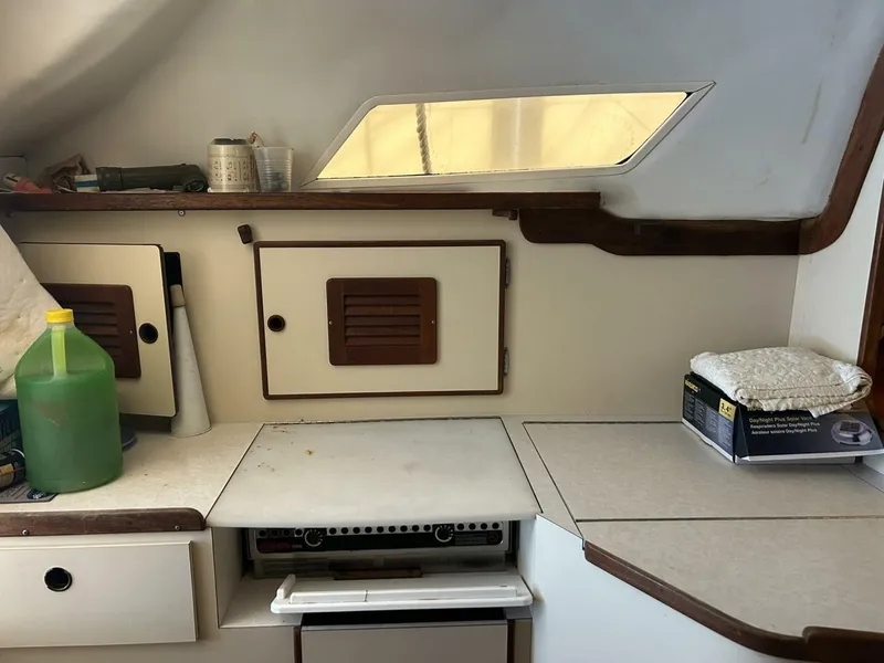 Slide: The Image of 1991 Tillotson-Pearson Manta - 5908698