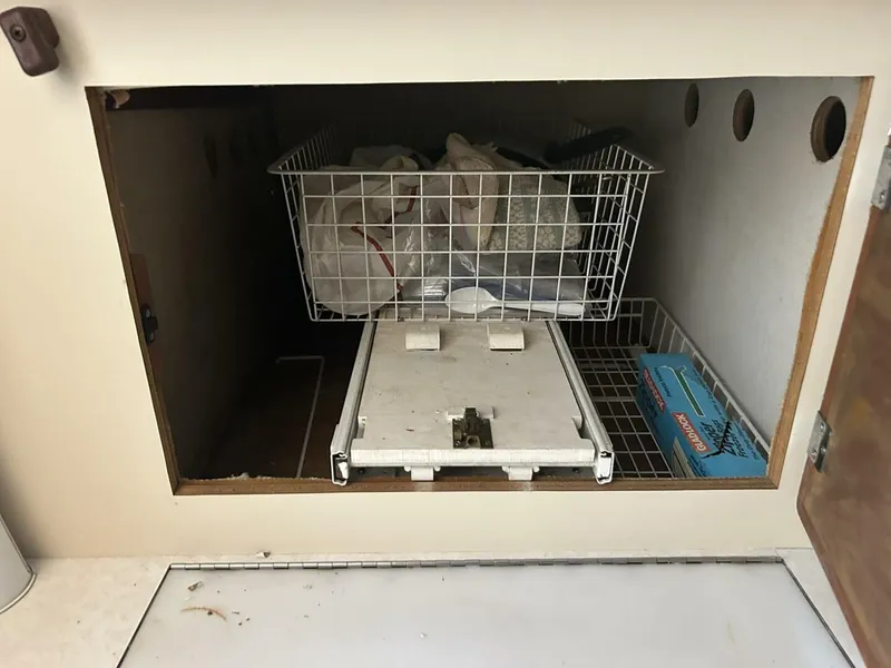 Slide: The Image of 1991 Tillotson-Pearson Manta - 5908711