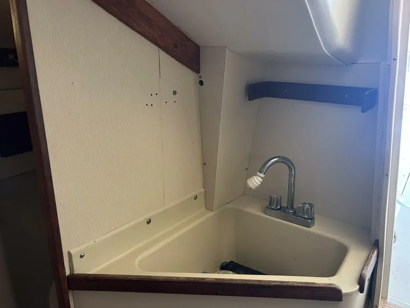 Slide: The Image of 1991 Tillotson-Pearson Manta - 5908699