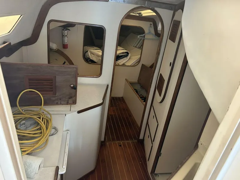 Slide: The Image of 1991 Tillotson-Pearson Manta - 5908696