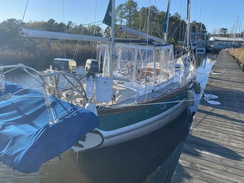 Slide: The Image of Blue Water Vagabond 42 Center Cockpit 1983 - 5885586