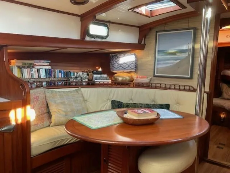 Slide: The Image of V42 Salon2 - 5920573