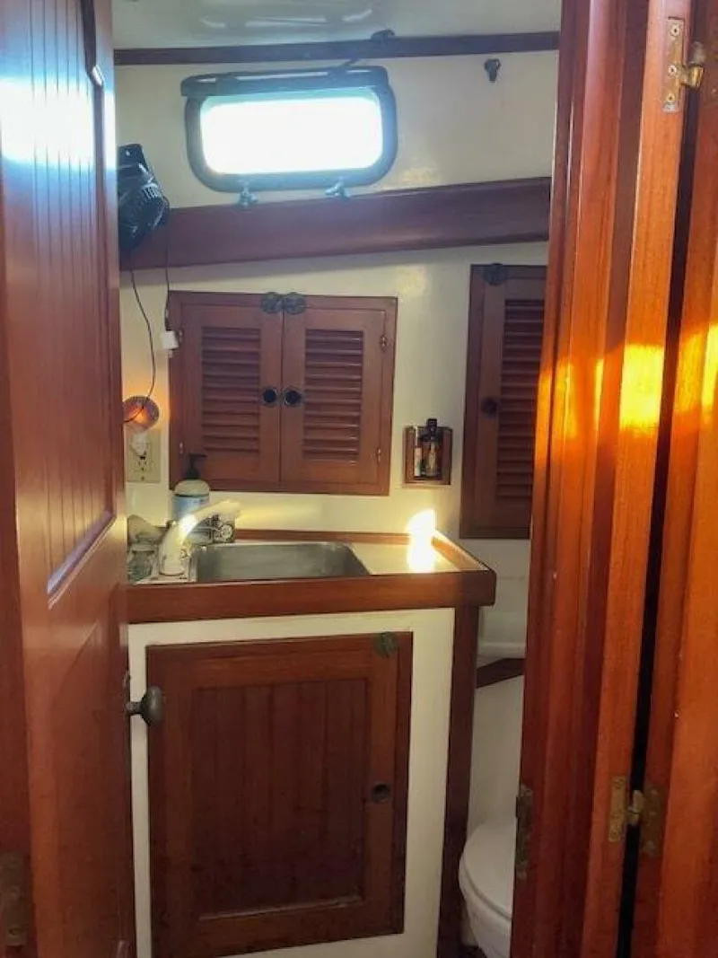 Slide: The Image of V2 Head Sink - 5920672