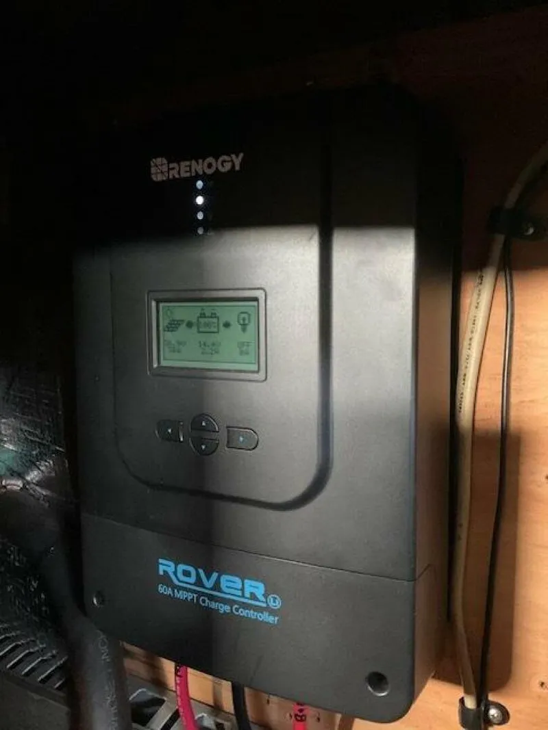 Slide: The Image of V2 Solar Controller - 5920557