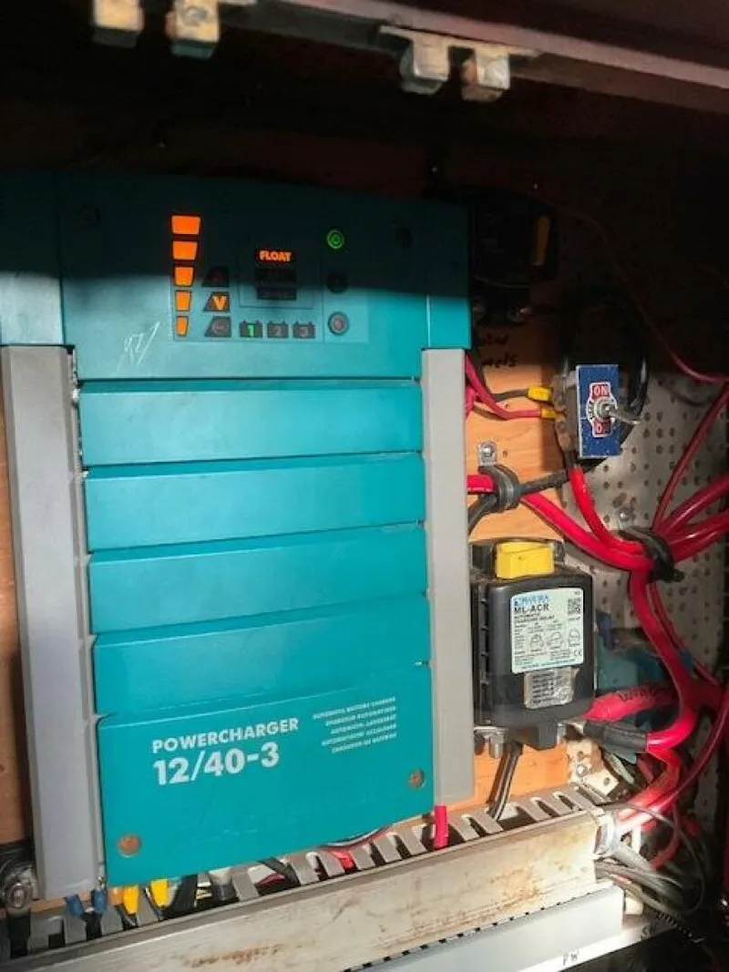 Slide: The Image of V2 Battery Charger - 5920558