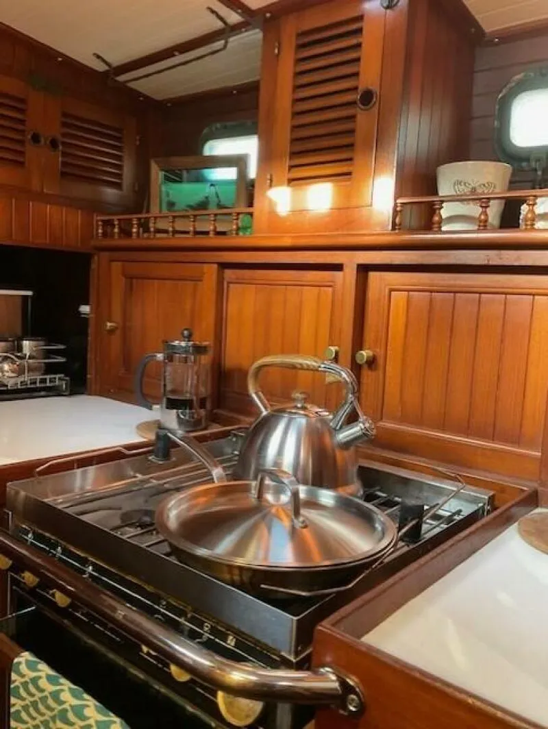 Slide: The Image of V42 Galley Stove2 - 5920576