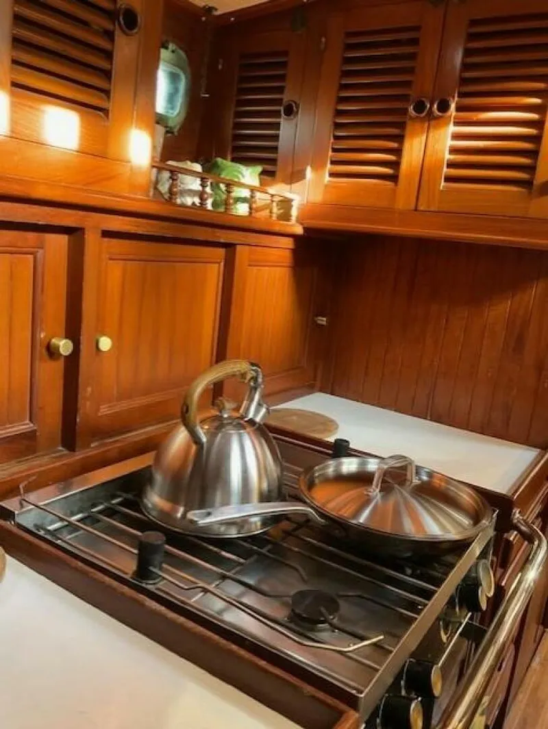 Slide: The Image of V42 Galley Stove - 5920577
