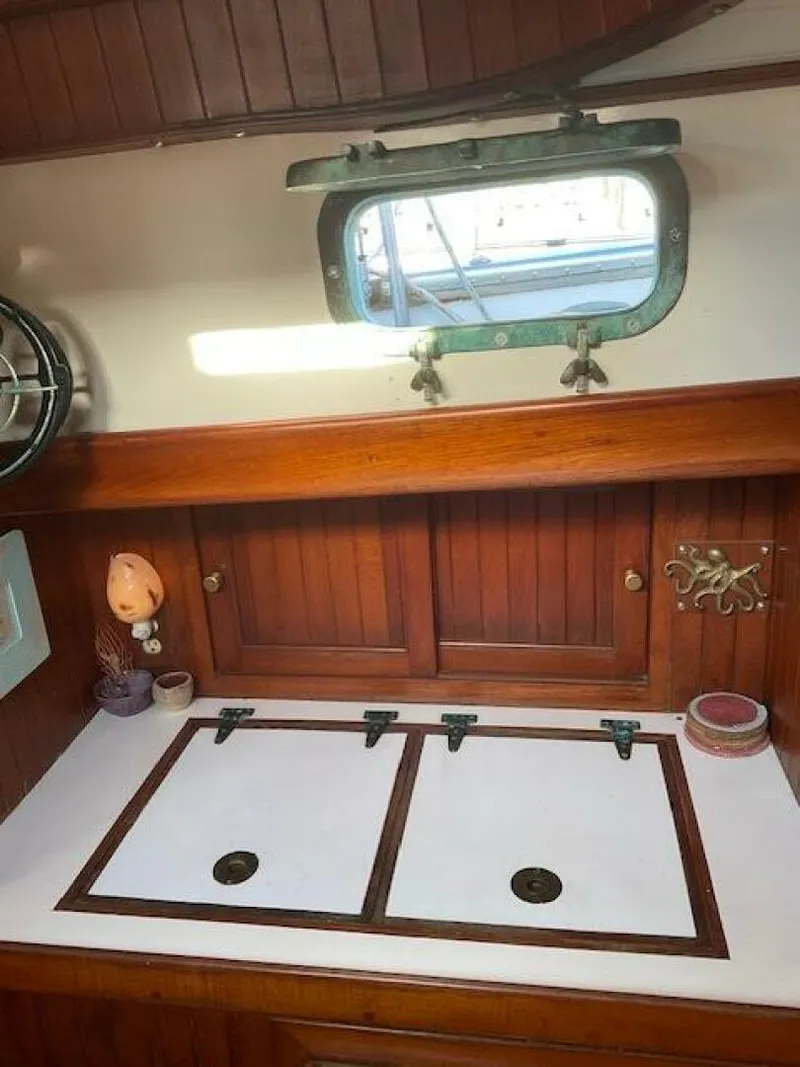 Slide: The Image of V42 Fridge Counter - 5920574